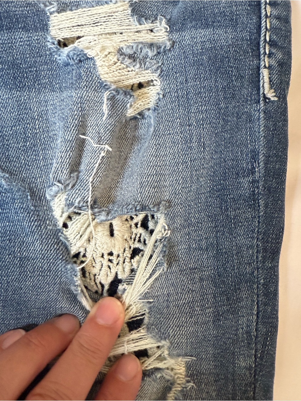 Silver Jeans Distressed Medium Blue Skinny Jeans - Picture 6 of 6